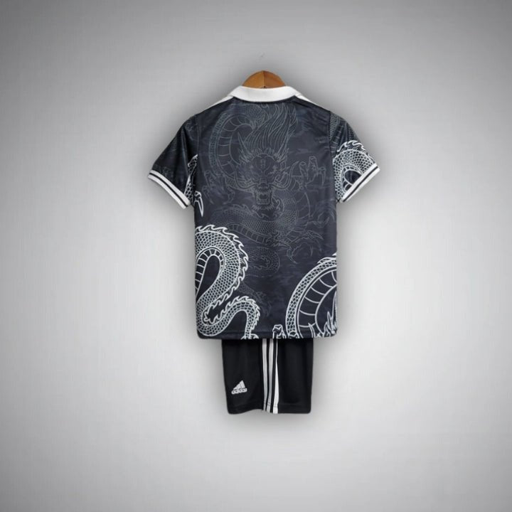 Real Madrid "Dragon Negro" Premium Kids Size Kit