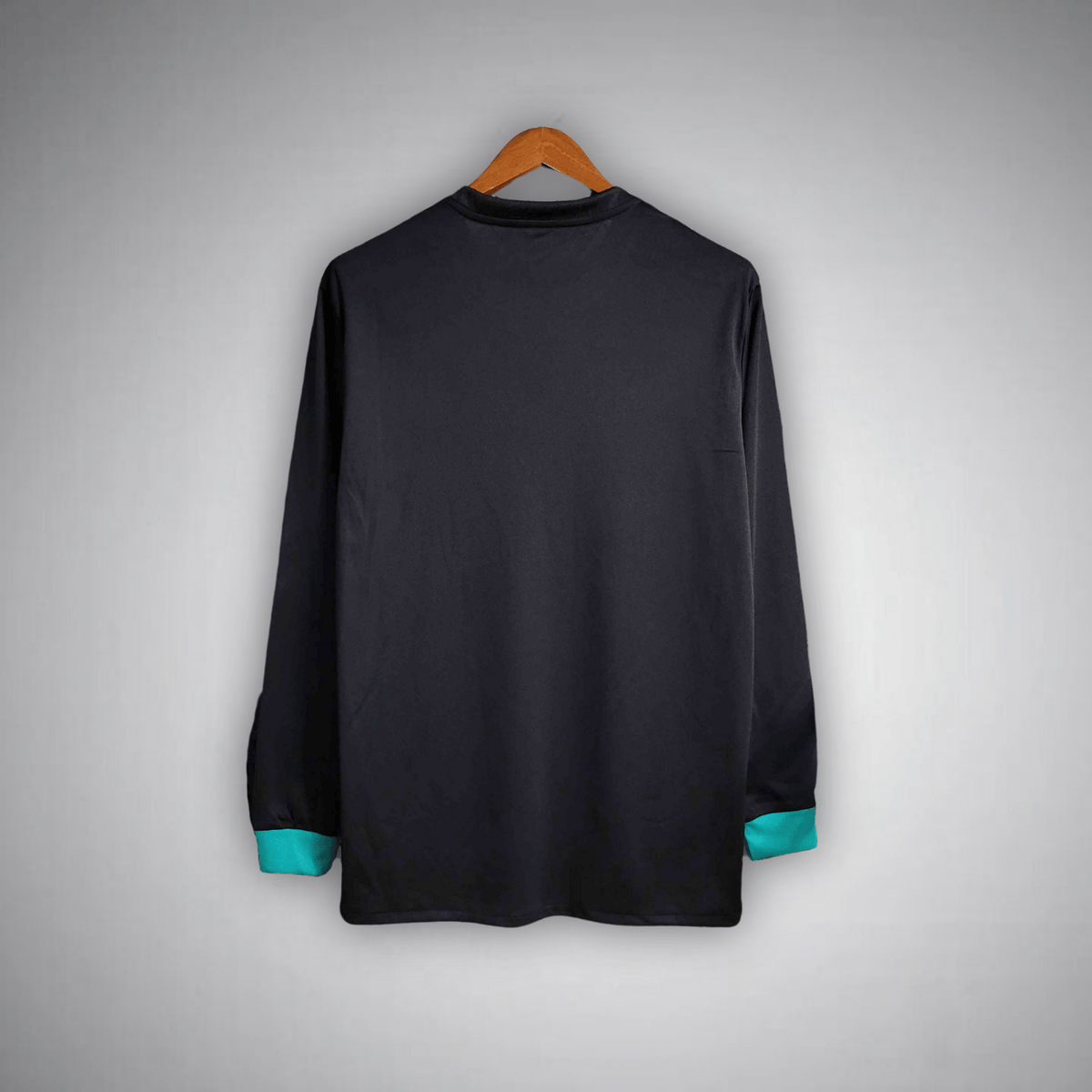 17/18 Real Madrid Long Sleeve Away Kit