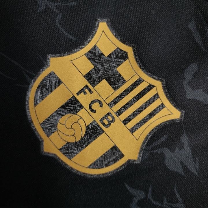 FC Barcelona "Golden Knight" Premium Kit