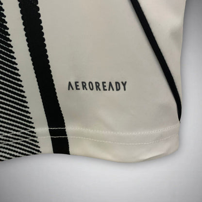 25/26 Juventus Home Kit