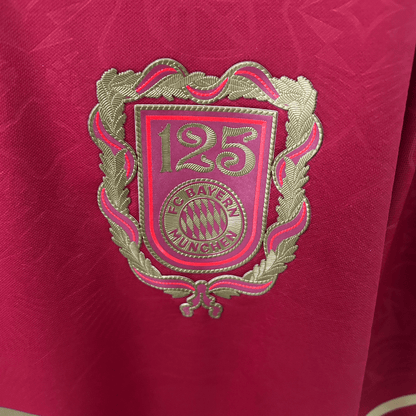 FC Bayern 125 Anniversary Premium Kit