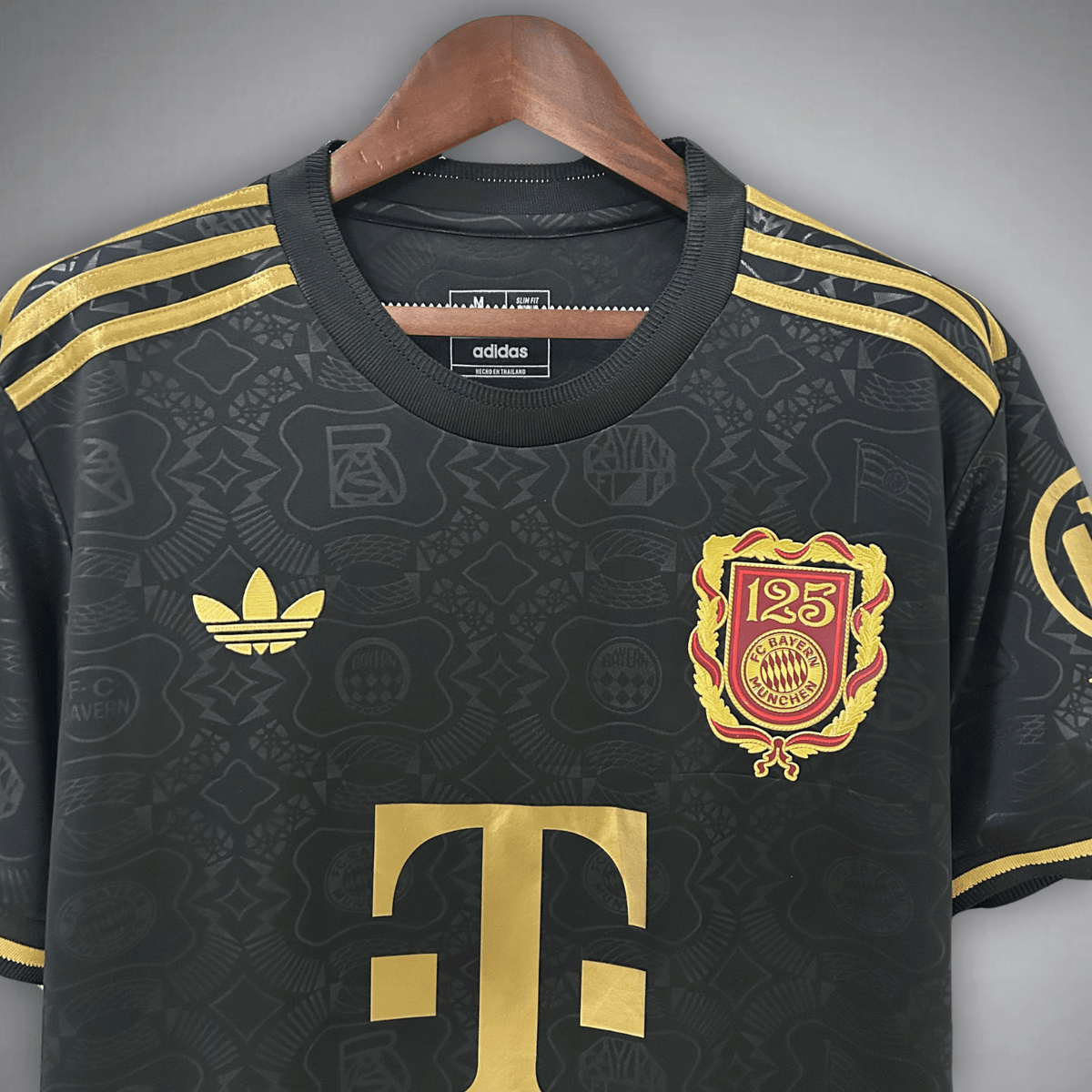 FC Bayern "Luxe Chrome" Premium Kit