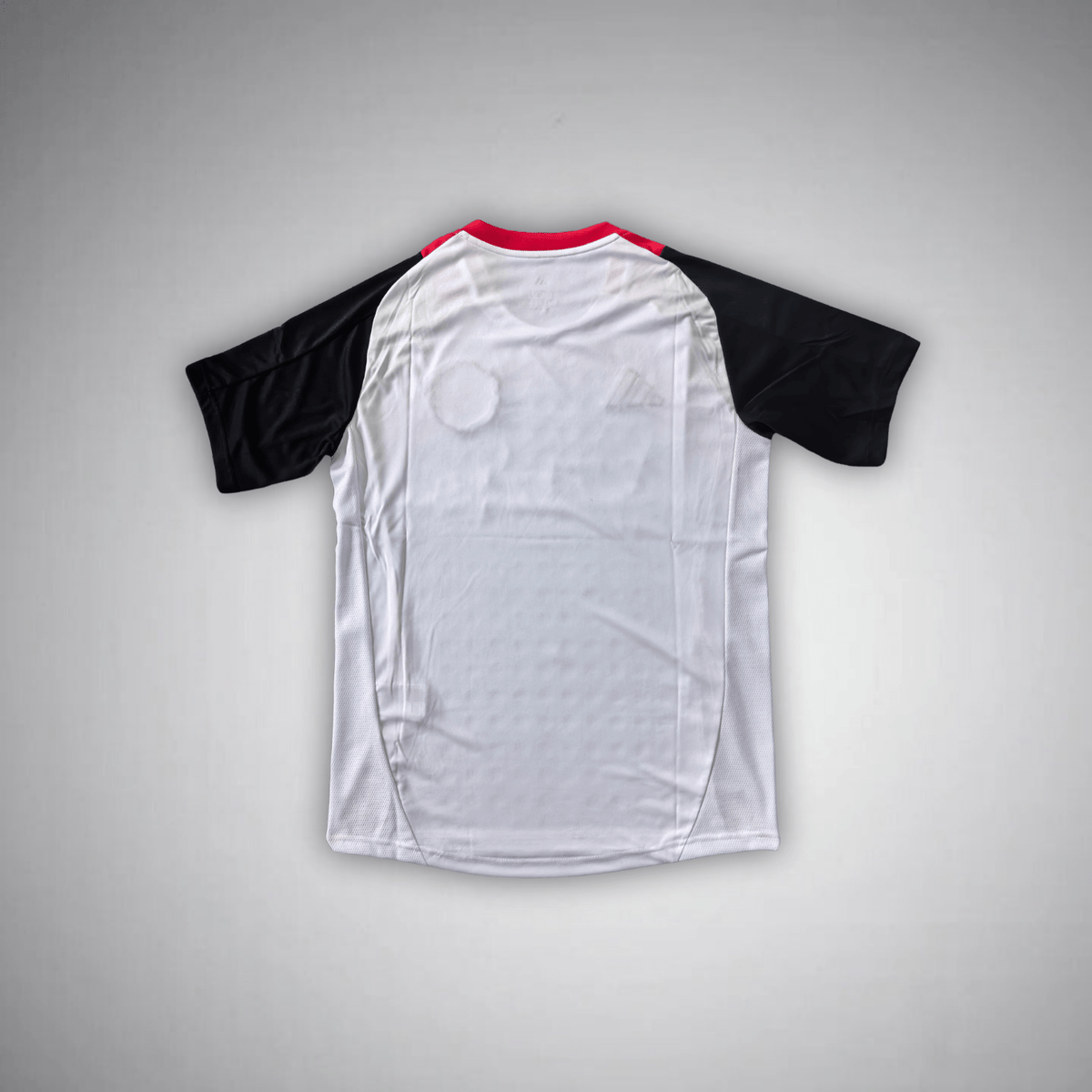 Manchester United "Tiro 24" Premium Kit