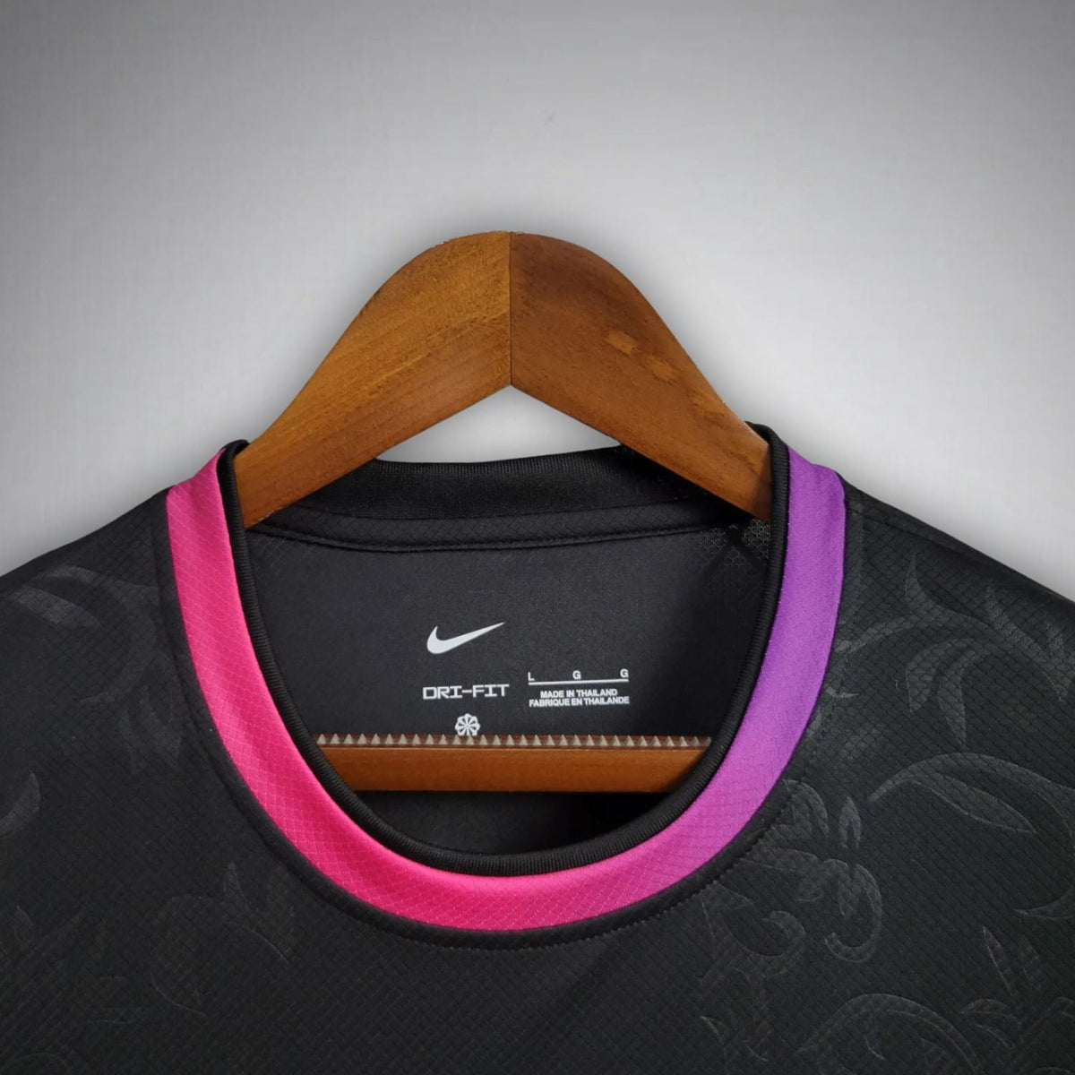 PSG "Paris Noir" Premium Kit