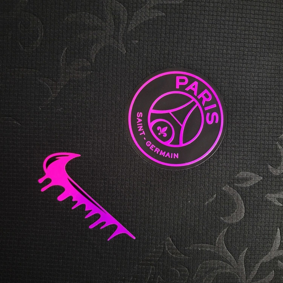 PSG "Paris Noir" Premium Kit