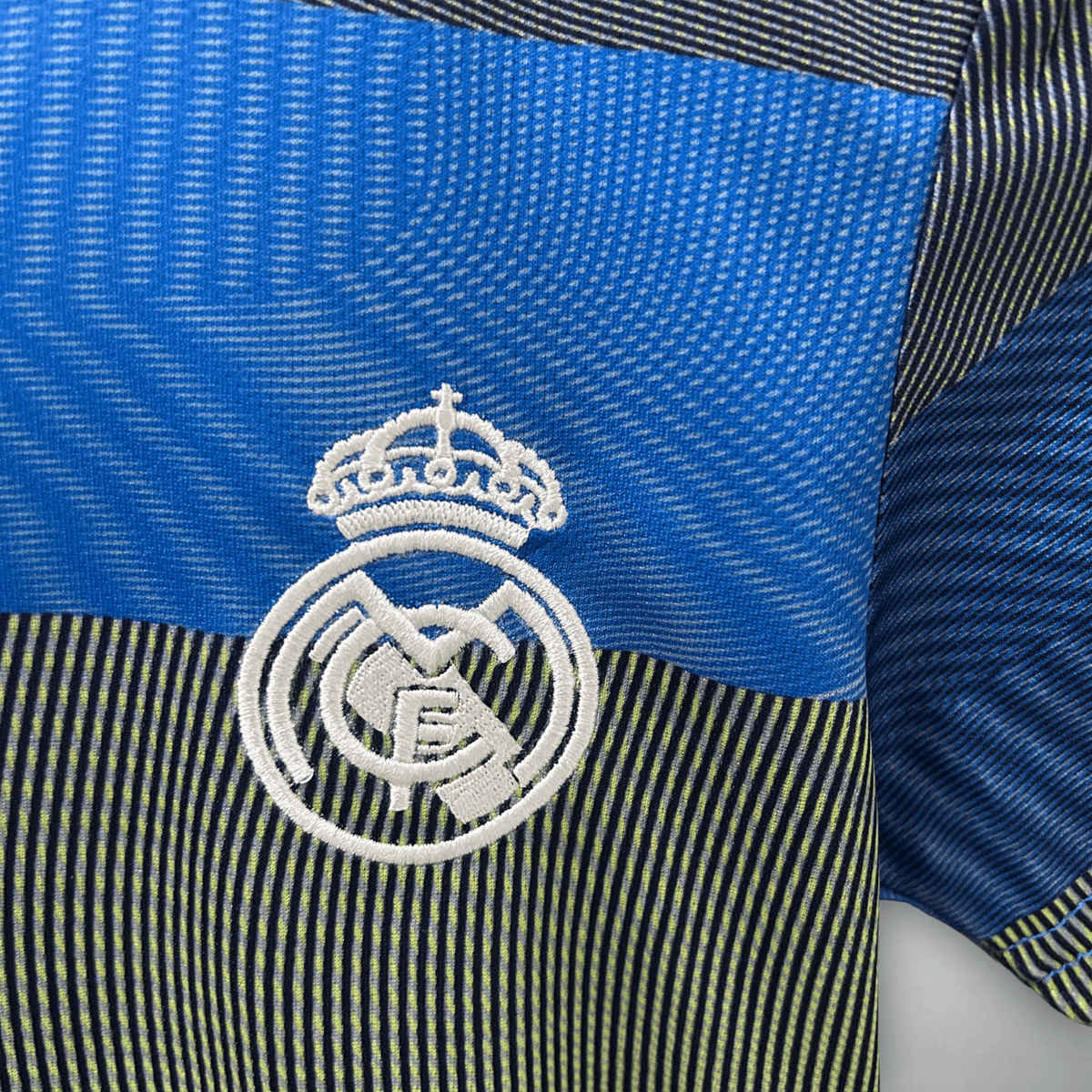 Real Madrid "Cibeles Wave" Premium Kids Size Kit